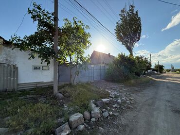 дом г балыкчы: Дом, 50 м², 4 комнаты, Собственник, Старый ремонт