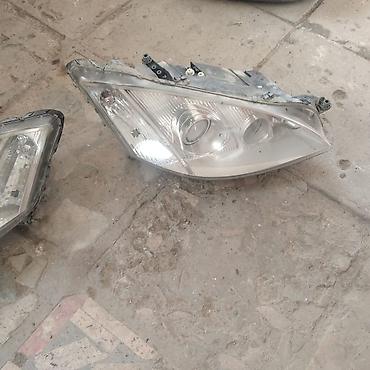 Ehtiyat hissələri: MERSEDES-BENZ S-CLASS W221 kuza 2007 ön sağ və sol faraları sınığı — 2