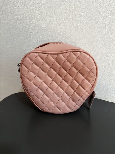 haljine za 18 rođendan kratke: Elegantna torbica