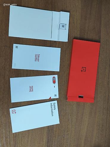 Мобильные телефоны: OnePlus (линейка Nord/10т — фирменный логотип OnePlus на задней — 7