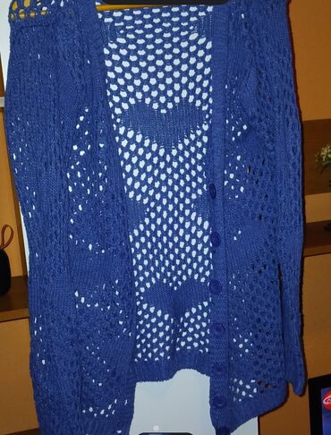 Zimske jakne: Zimski komplet odeće – tri gornja komada 1) Crna zimska jakna do kuka — 28