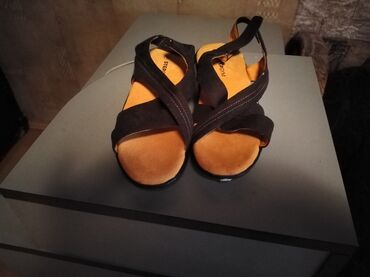 bata sandale na stiklu: Sandals, 39