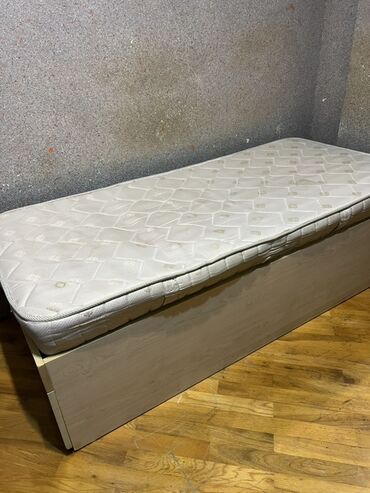 şirin uşaq şəkilləri: Oğlan və qız üçün, Təknəfərlik çarpayı, Dolab