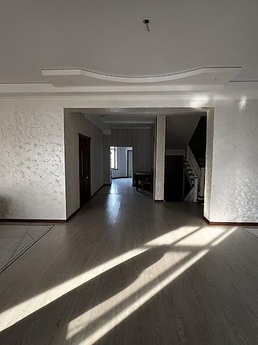 Долгосрочная аренда домов: 500 м², 7 комнат, Теплый пол, Утепленный, Балкон застеклен — 5