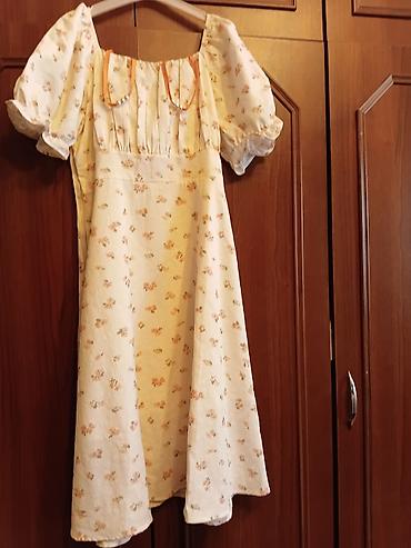 kisi bas geyimləri: Zərif yay donu - Rəng və naxış: Krem fon üzərində kiçik pastel çiçək — 2