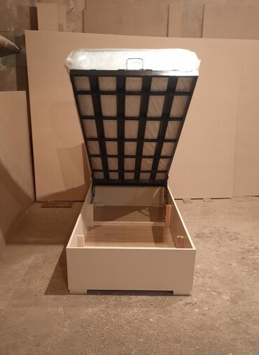 Çarpayılar: Təknəfərlik çarpayı, Bazalı, Matras ilə, Siyirməsiz — 12