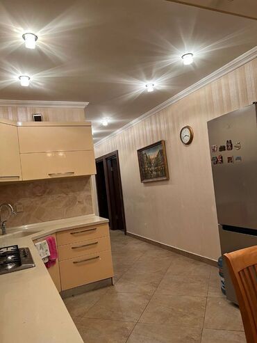 Köhnə tikili: Bakı, 4 otaqlı, Köhnə tikili, m. Həzi Aslanov, 100 kv. m — 15