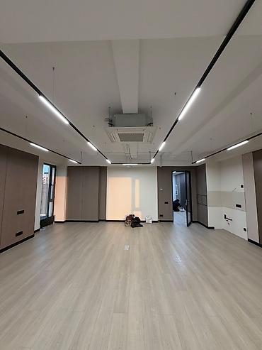 ищу бизнес: Сдаю Офис целиком: 94 м², В бизнес центре, С ремонтом — 4