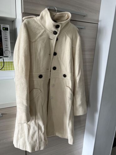 пальто тедди бишкек: Серое пальто оверсайз, размер L, 700 сом Молочное пальто, размер