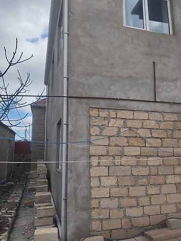 yasamalda ev: Geniş və işıqlı mənzil satılır/kirayə verilir. Xüsusiyyətlər: - Böyük — 9
