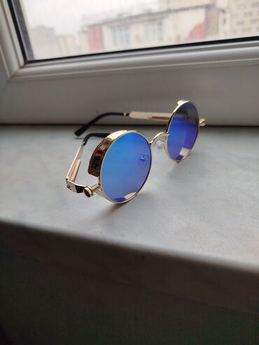 Eynəklər: Xaricdən gəlib.Komplekt 4 ədəd,dənə satılmır,təp təzədir.Sonu 60 azn — 2