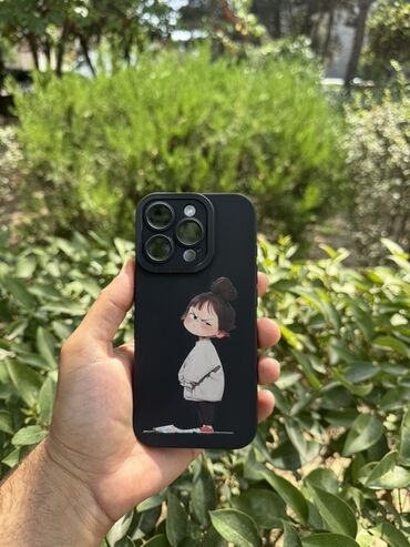 Kabrolar: Müxtəlif iPhone modelləri üçün çiçək naxışlı, şəffaf keys. Bu keys — 36