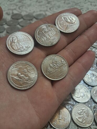 Sikkələr: ABŞ sikkələri – qarışıq lot - Növ və nominalar: quarter dollar (25¢) — 33