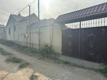 Uzunmüddətli kirayə mənzillər: Seeabrezin məktəbinin yanında 5--sotun içinde 3 otaqlı,bağ evi her — 6