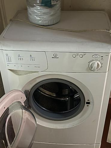 den 8: Стиральная машина Indesit, фронтальная загрузка. Требуется ремонт. - — 1
