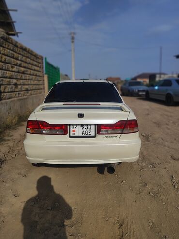 продаю авто в аварийном состоянии: Honda Accord: 2001 г., 1.8 л, Автомат, Бензин, Седан