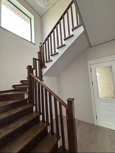 Үйлөрдү сатуу: 6 бөлмө жана андан көп, 170 м², 3 соток, Бишкек, Менчик ээси — 2