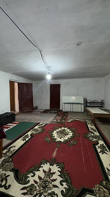 Продажа коттеджей и домов: 🏡 Продаётся дом в Балыкчы! 📍 Дом расположен в хорошем, развитом — 35