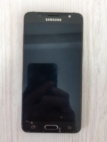 телефон меняю: Samsung Galaxy J5, Б/у, 4 GB, цвет - Черный, 2 SIM