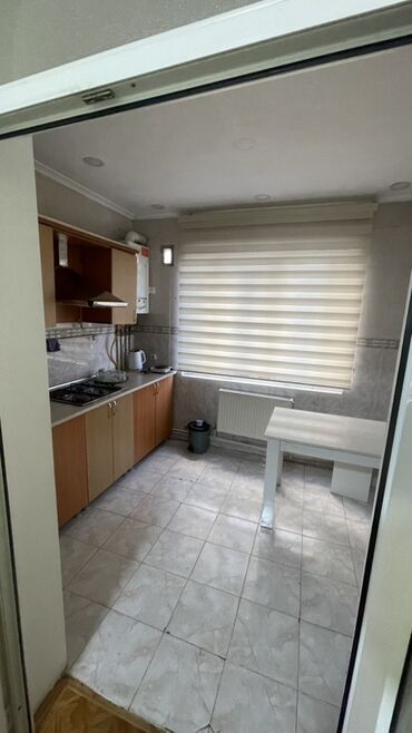 Ofislər: Ofis sahəsi – işə hazır, mebellə və texnika ilə təchiz olunmuş — 4