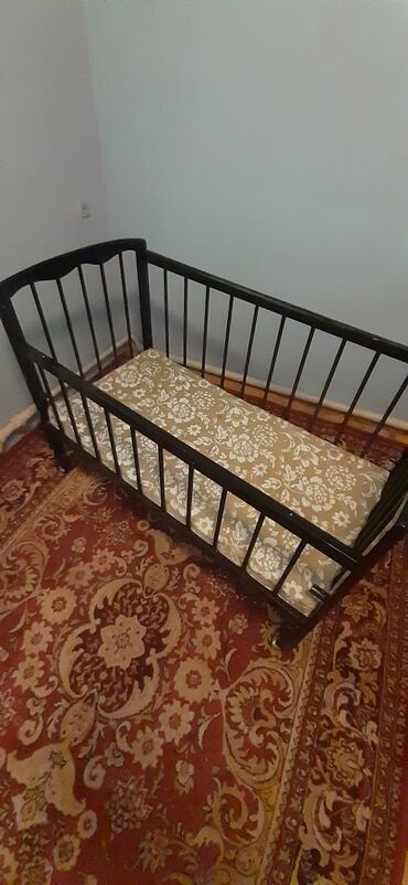 старые железные кровати: Односпальная кровать, Б/у