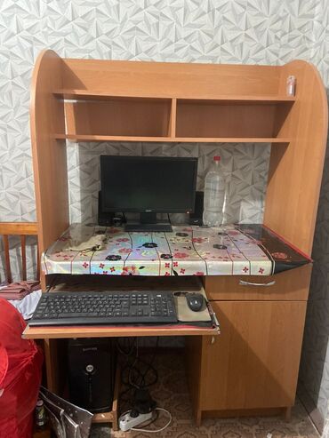стол компьютерный удобный: Компьютерный стол, Б/у, С полками