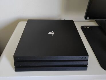 the walking dead prevod na srpski: Konzola Sony Playstation 4 PRO  od 1Tb, puna instaliranih igrica