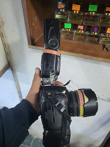 nikon d300: Nikon d7000 aparat yaxsi vexiyyetde ustunde spickasi sb 910 du ustada — 2
