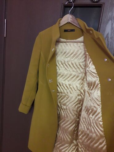 Пальто: Пальто цвет - Желтый