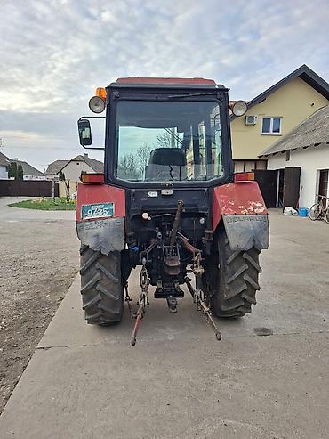 Specijalizovana tehnika: Na prodaju Belarus 820 1996 godište, u dobrom stanju. 5300 radnih sati — 5