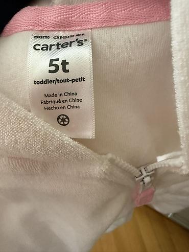 kombinezon: Carter’s uşaq kombinezonu – 5T ölçü (toddlers). - Model: qısaqollu — 2