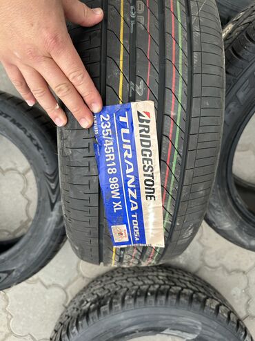 Шины: Шины 235 / 45 / R 18, Лето, Новый, Комплект, Легковые, Япония, Bridgestone