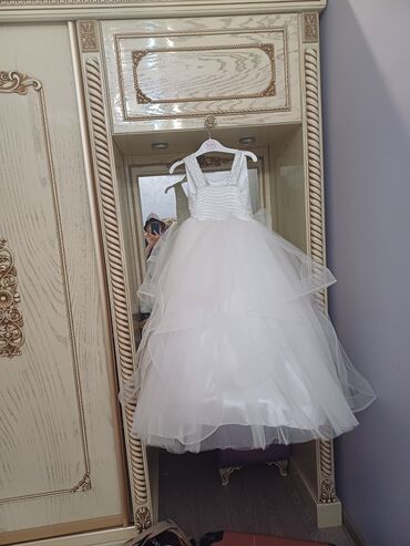 белые платье: Вечернее платье, Пышное, Длинная модель, Без рукавов, XS (EU 34)