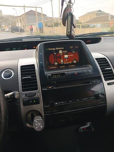 Toyota: Toyota Prius (2-ci nəsil) hibrid hetçbek - Gümüşü rəng, aerodinamik — 8