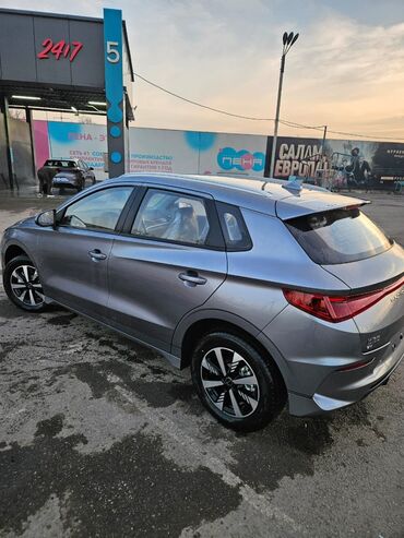 BYD: BYD E2: 2025 г., Автомат, Электромобиль, Хэтчбэк — 4