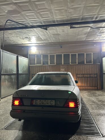 Mercedes-Benz: Mercedes-Benz E-Class: 1993 г., 2.2 л, Механика, Бензин, Седан at lalafo.kg — 2 Mercedes-Benz: Mercedes-Benz E-Class: 1993 г., 2.2 л, Механика, Бензин, Седан — 2