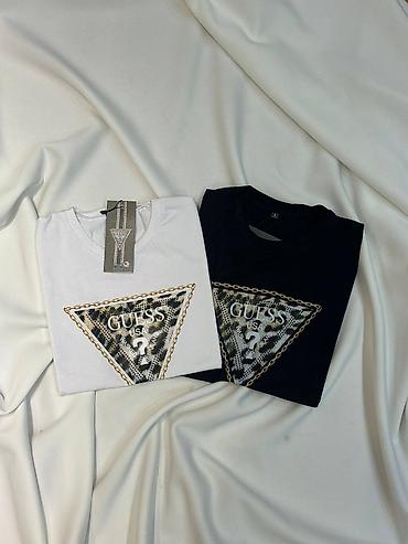 Majice: Men's T-shirt Guess, bоја - Crna — 4