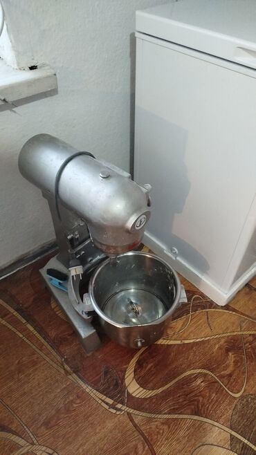 тестомес промышленный бу: Планетарный миксер профессионального типа. Особенности: - Прочный