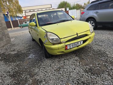 дом на колесах купить бу: Daihatsu Sirion: 1998 г., 0.1 - engine capacity л, Механика, Бензин, Хетчбек
