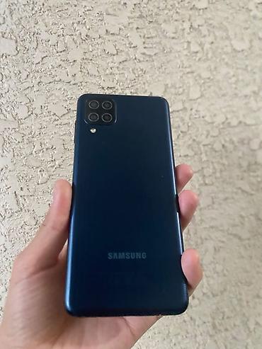 фотоаппарат самсунг: Samsung Galaxy A12, синий цвет корпуса. Ключевые особенности: - Экран — 3