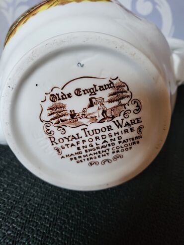 Čajnici: Bokal engleski Royal Rudor Ware iz 70ih. Bokal rucno graviran pa na lalafo.rs — 14 Čajnici: Bokal engleski Royal Rudor Ware iz 70ih. Bokal rucno graviran pa — 14