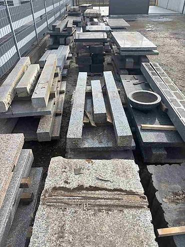 Cigla, kamen: Na prodaju 30 m3 granitnih ploca, stubova, od razlicitih vrsta. Imamo — 1