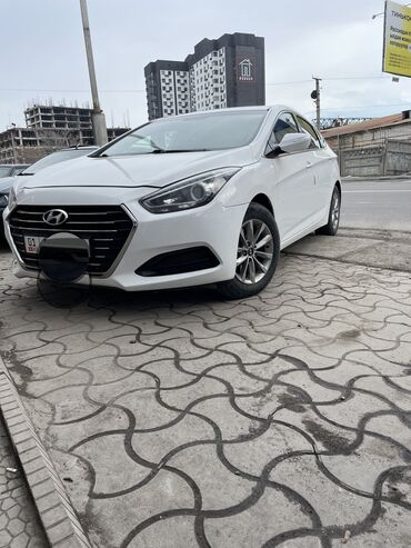 аренда машину: Hyundai i40: 2017 г., 2 л, Автомат, Бензин, Седан