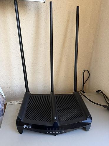 katv tv: TP-Link Wi‑Fi router - Marka/model: TP-Link (üç xarici antenalı AC — 1