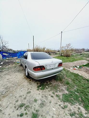 Mercedes-Benz: Mercedes-Benz E‑Class W210 sedan - Kuzov: sedan, gümüşü rəng - — 6