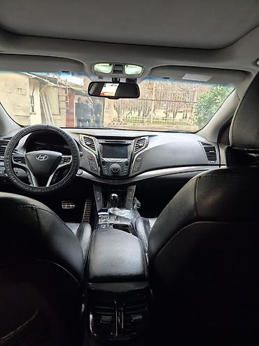 i40: Hyundai i40: 2 l | 2012 il Sedan — 2