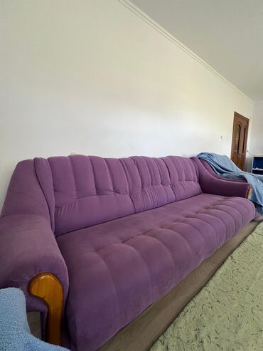 Диваны: Диван-кровать, цвет - Фиолетовый, Б/у