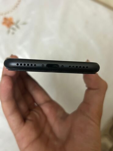 Apple iPhone: IPhone SE 2020, 64 GB, Qara, Barmaq izi, Simsiz şarj — 5