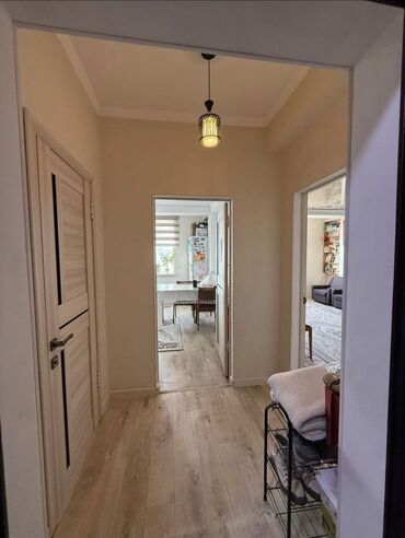 стол для растяжки спины: 1 комната, 47 м², Индивидуалка, 4 этаж, Евроремонт