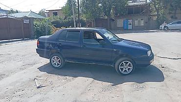 belarus 892 2: Volkswagen Vento: 1994 г., 1.8 л, Механика, Бензин, Седан — 4